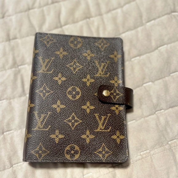 Authentic Louis Vuitton Agenda MM - Picture 1 of 5